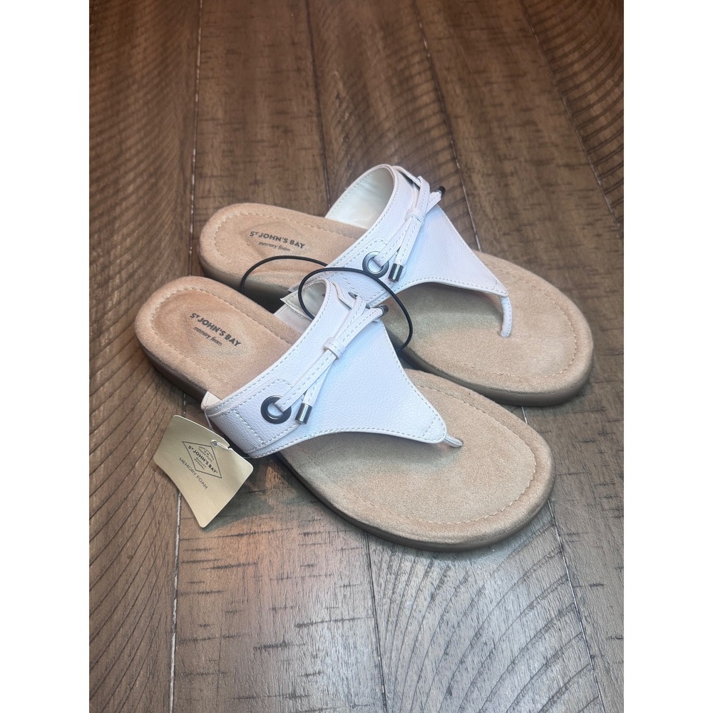 St Johns Bay Arden White Thong Sandals Memory Foam Womens 8M 106-0111